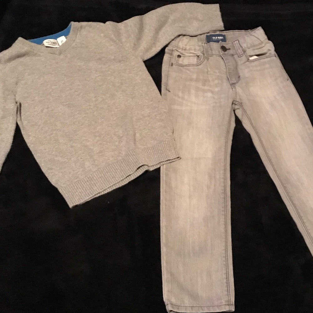 I love this grey holiday outfit!