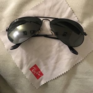 Ray-ban black frame aviator sunglasses