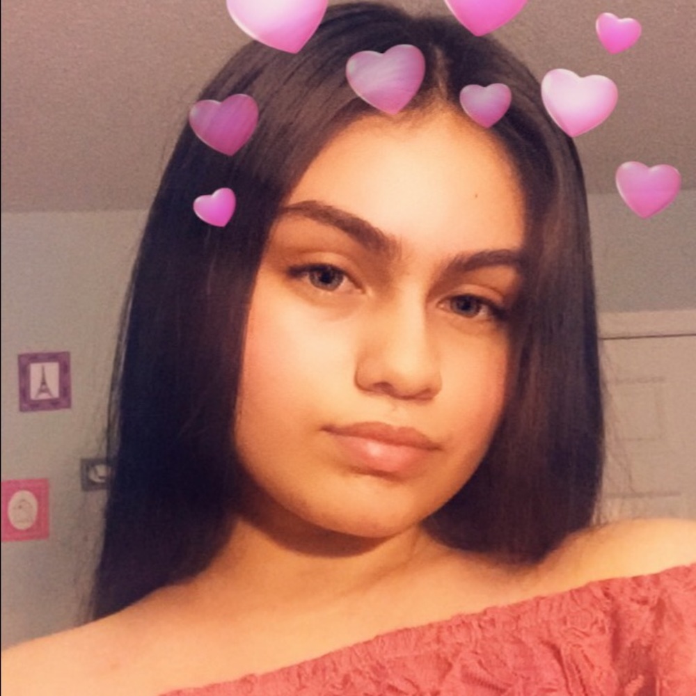 Meet your Posher, Yesenia