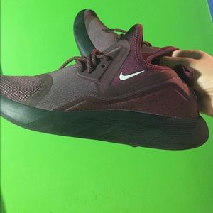 Nike Sneakers 7/2 ❌IN WOMENS❌