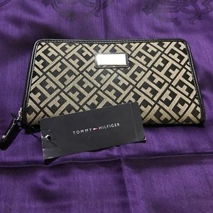 Tommy Hilfiger wallet  black and beige