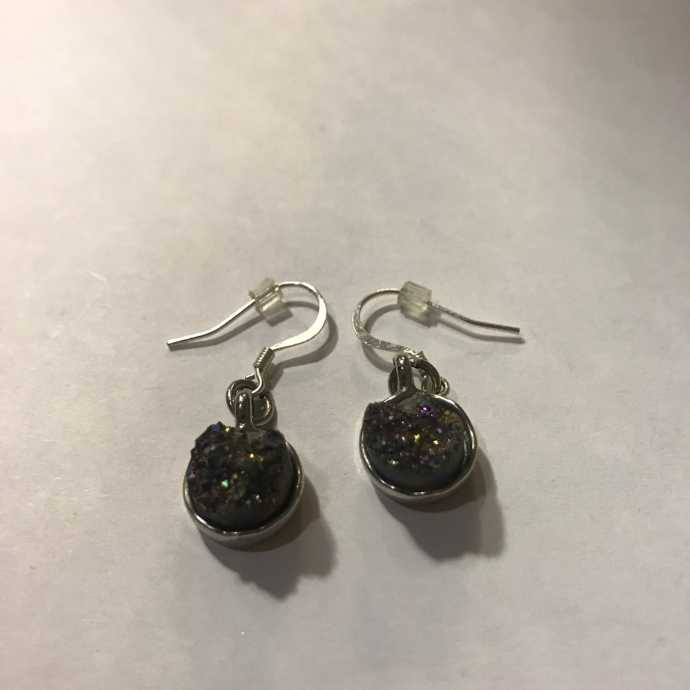Earrings - Picture 5 of 7
