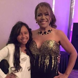 Meet your Posher, Amparo