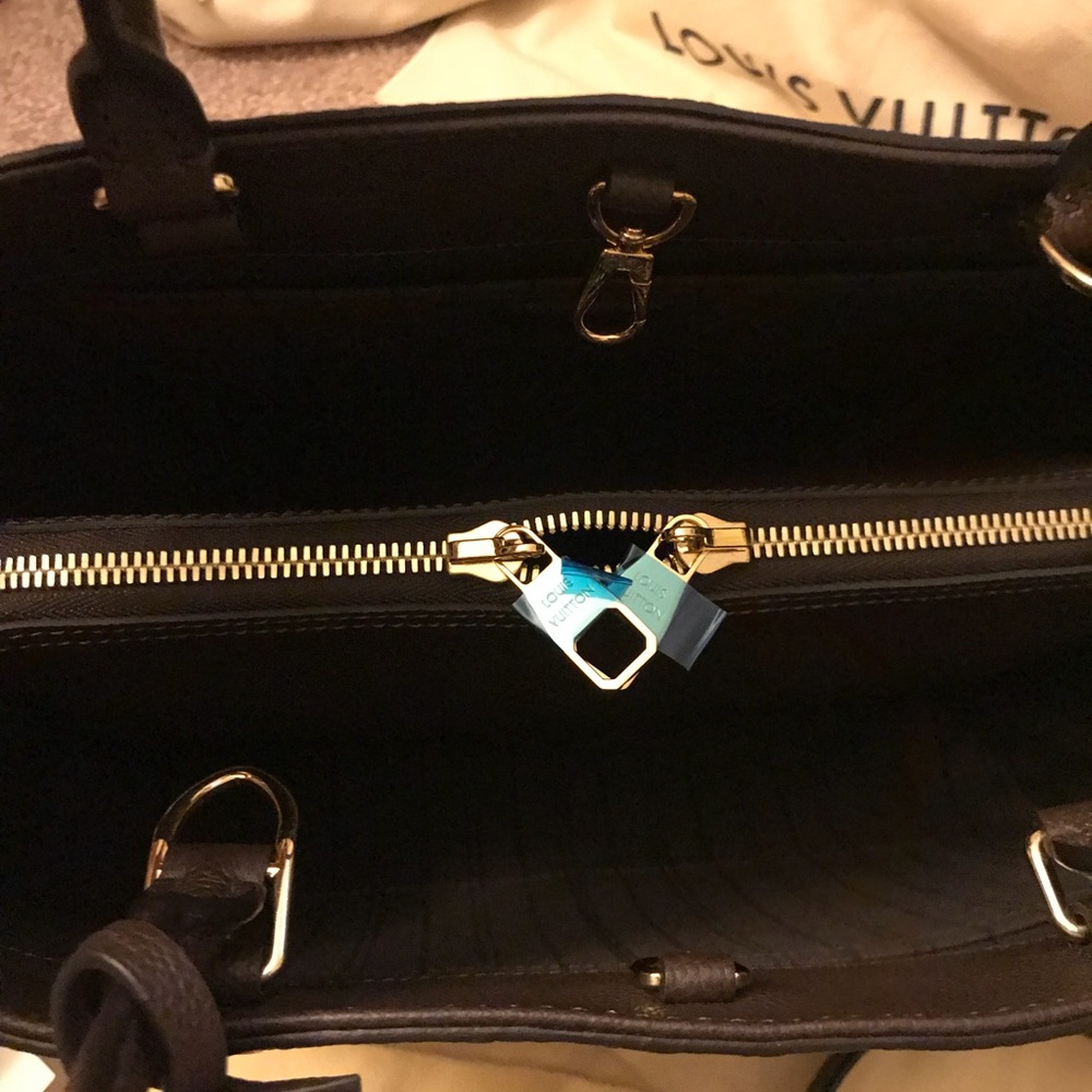 🔴SOLD🔴AUTHENTIC!! LV Empreinte Montaigne MM - Picture 5 of 8