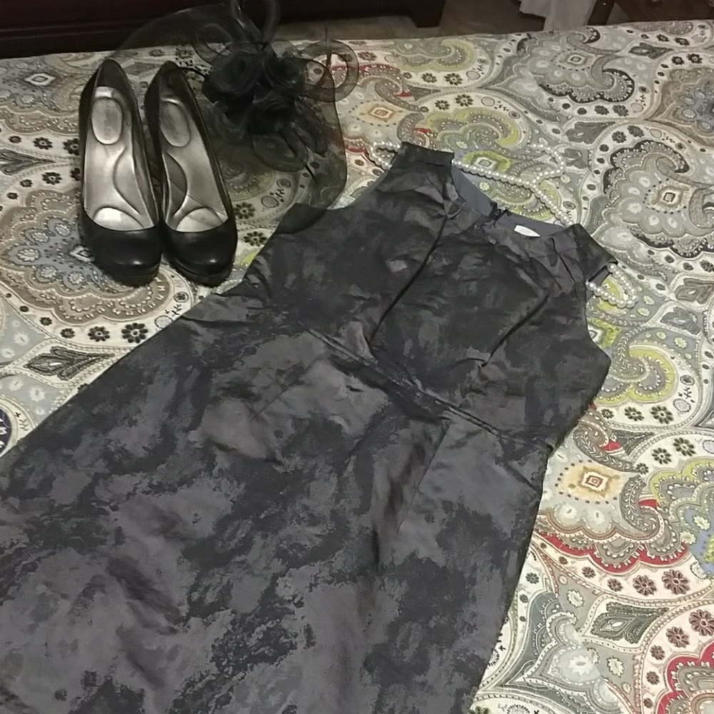 NWT LOFT grey & black classy dress, size 8P.