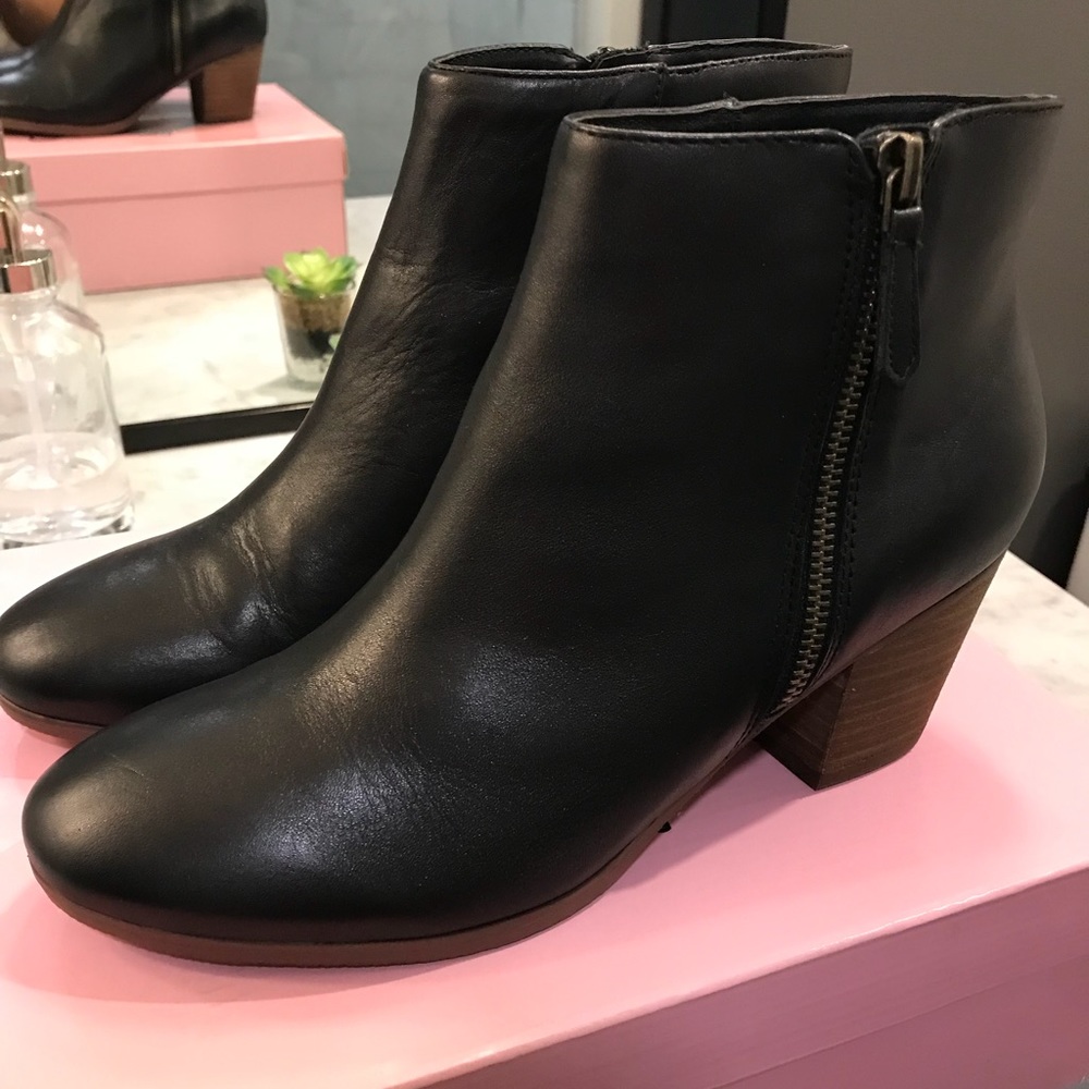 Crown Vintage Bootie Sz 8.5