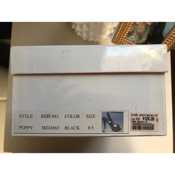 Arden B Peep Toe Heel - Picture 8 of 8