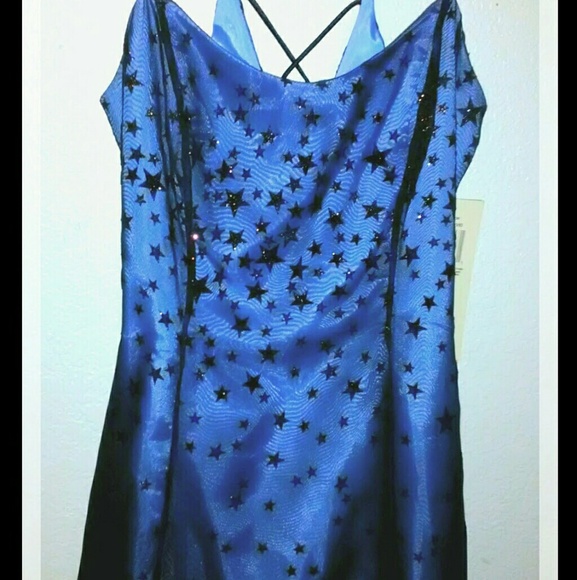 Dress - Picture 2 of 4