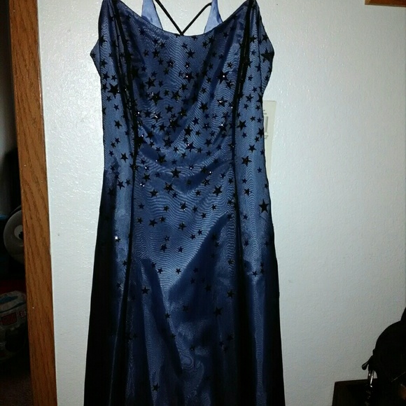Dress - Picture 1 of 4