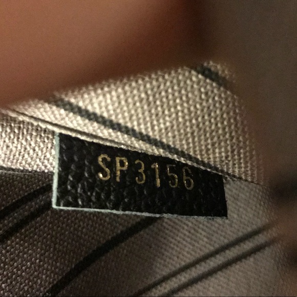 🔴SOLD🔴AUTHENTIC!!  LV Empreinte Montaigne MM - Picture 6 of 8