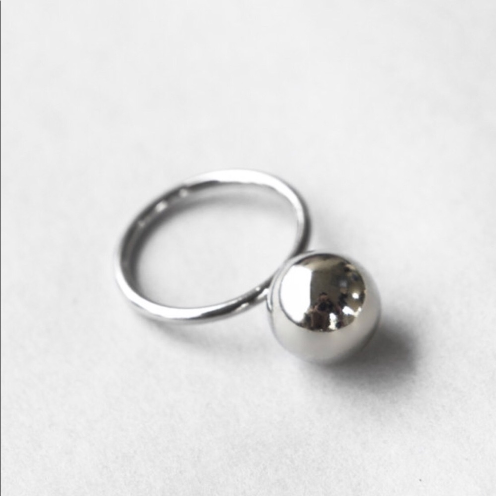 Common Muse Anais Ball Ring - silver