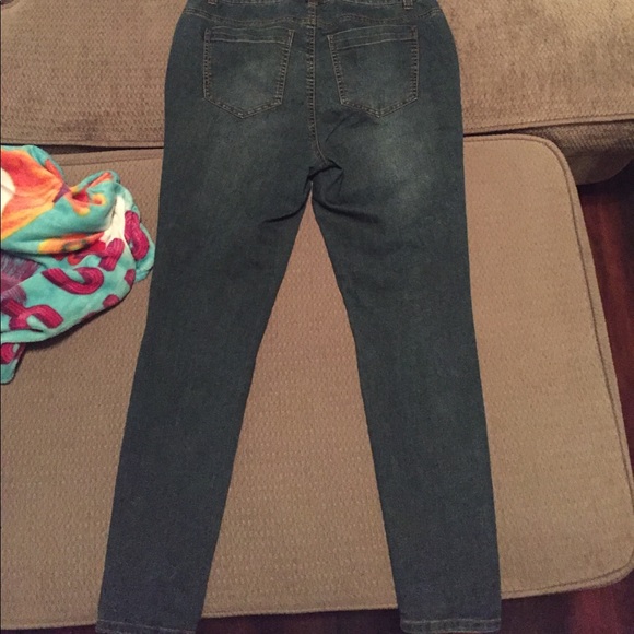 Jeans - Picture 2 of 3