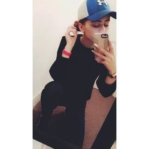 Meet your Posher, Leora