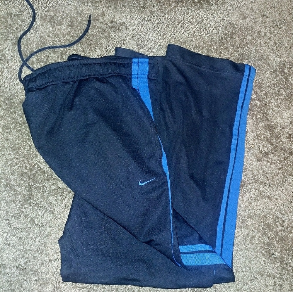 Nike Drawstring Training Pants with Zippered-Legs