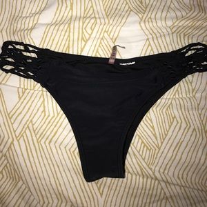 Cheeky bikini bottom