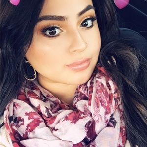 Meet your Posher, Cristina