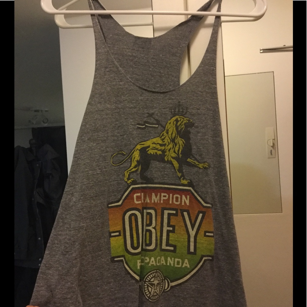 Obey tank