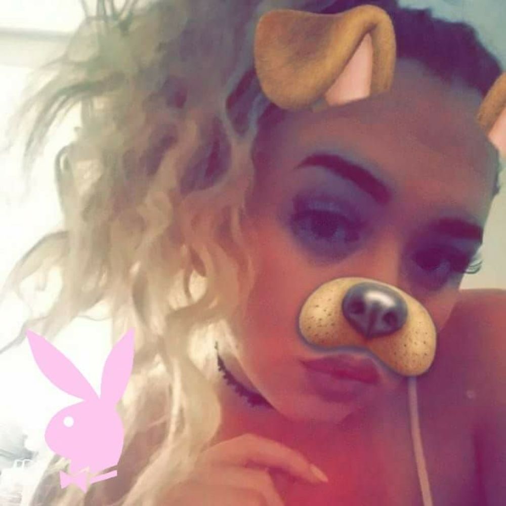 Meet your Posher, Dee