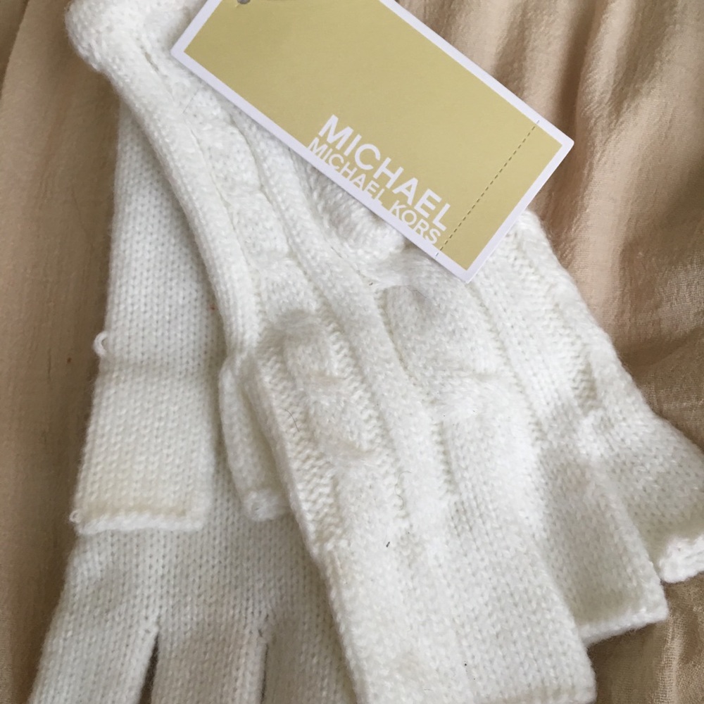 Micheal Kors gloves