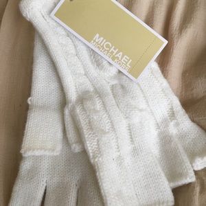 Micheal Kors gloves