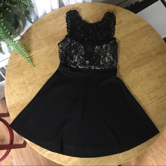 Dresses & Skirts - Formal dress