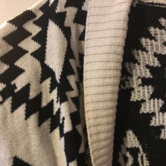 Aztec Cardigan - Picture 3 of 4