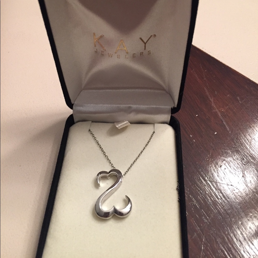 Jane Seymour’s Open Heart Necklace