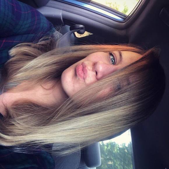 Meet your Posher, Courtney - Picture 1 of 1