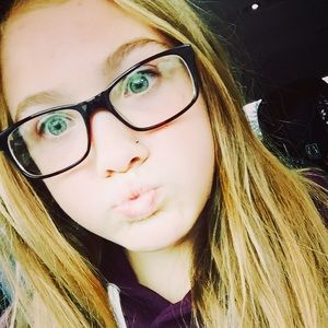 Meet your Posher, Ella