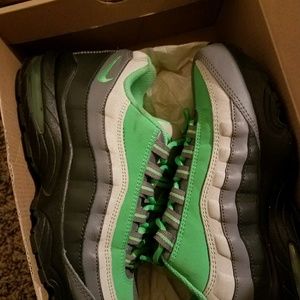 Meet your Posher, Tekela