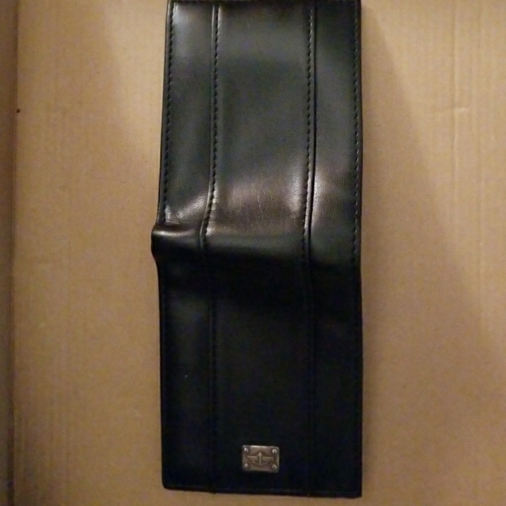 Dockers men's wallet. Offers considered