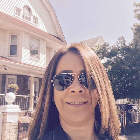 Meet your Posher, Maria - Picture 1 of 1