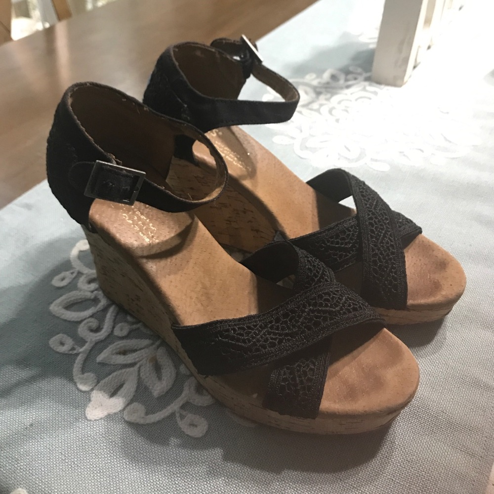 Toms Black Lace Sandal