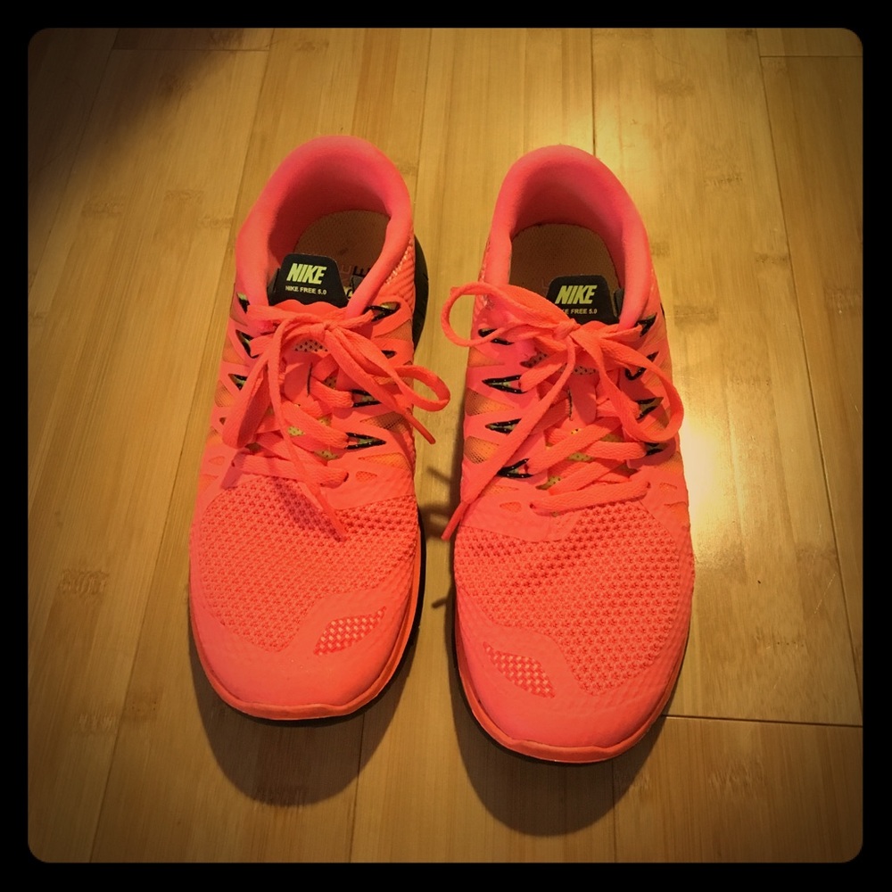 Women’s Nike Free Runs 5.0 size 6.5