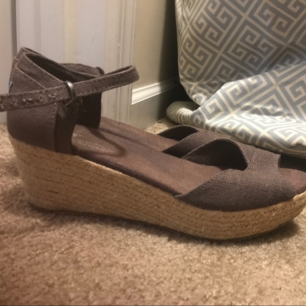 Tom Taupe sandals