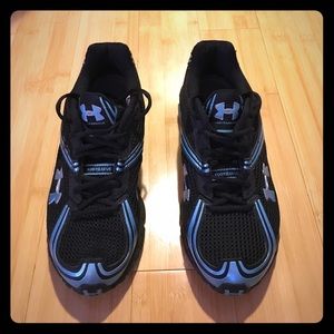 Women’s Under Armour sneaker size 7