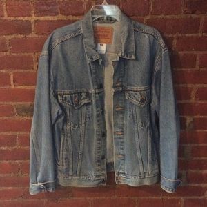 Men’s Levi’s Denim Jacket - Size Medium