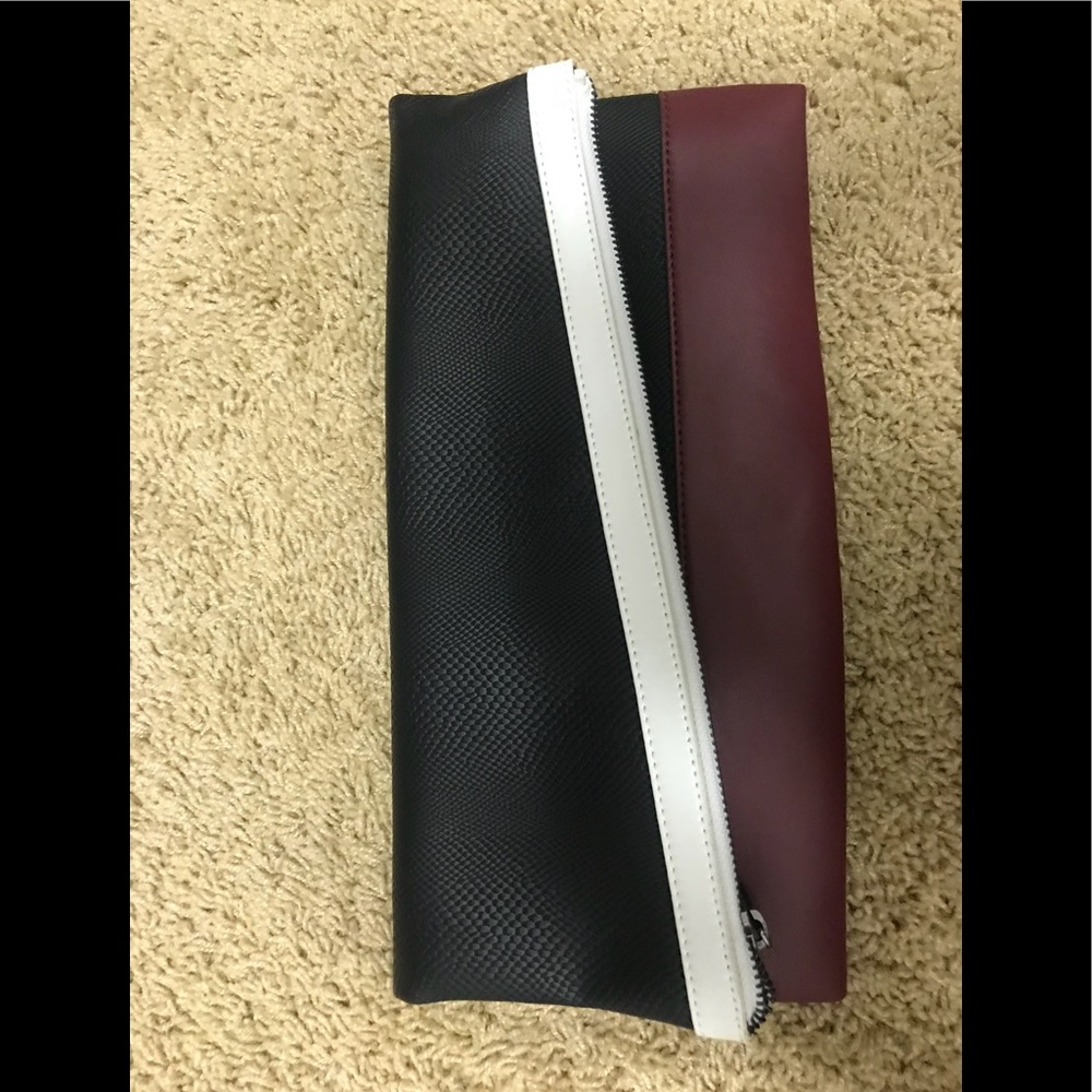 Gorgeous BCBGMAXAZRIA clutch.