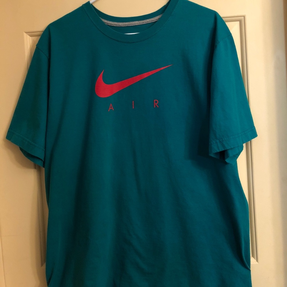 Nike tee