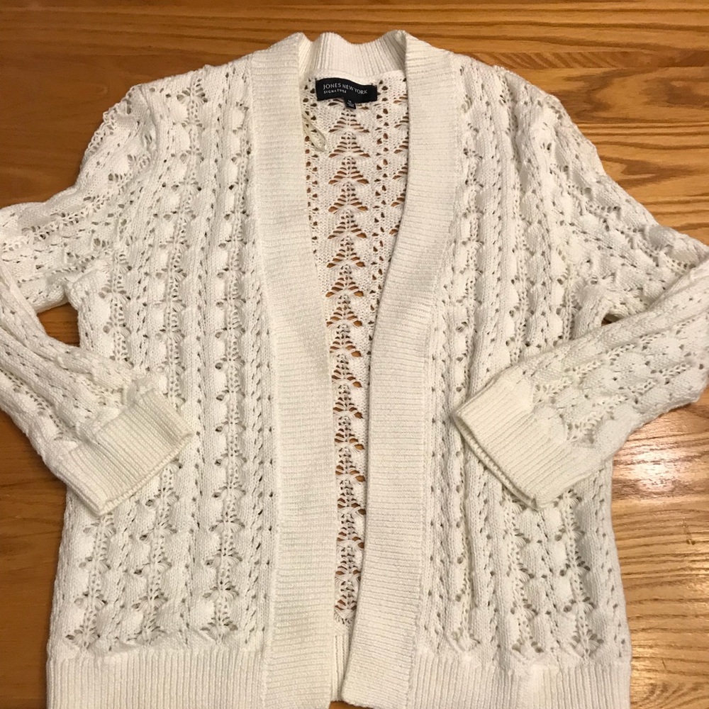 Sweater medium