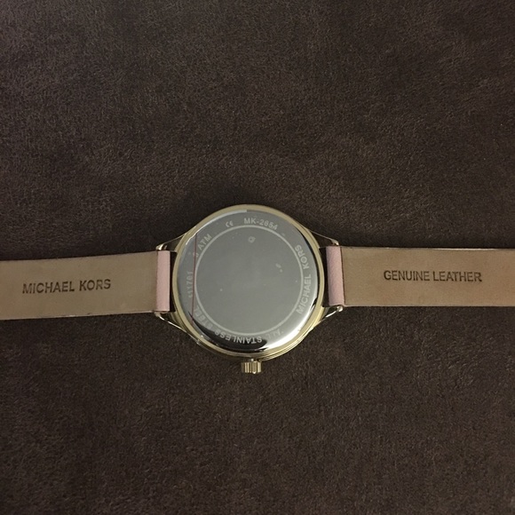 🎉🎉FABULOUS BNWT Michael Kors Wrap Watch - Picture 3 of 3