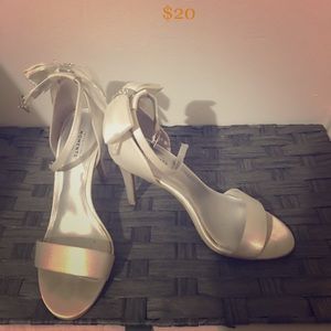 Champagne /off white open heels