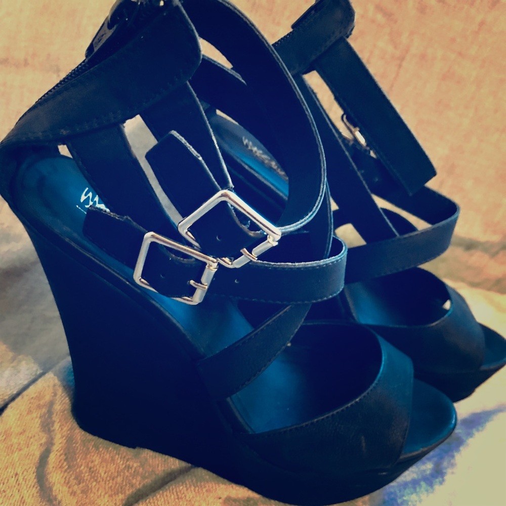 Mossimo Black Strappy Wedges