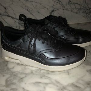 Nike tennis shoes/ PRICED TO SELL!