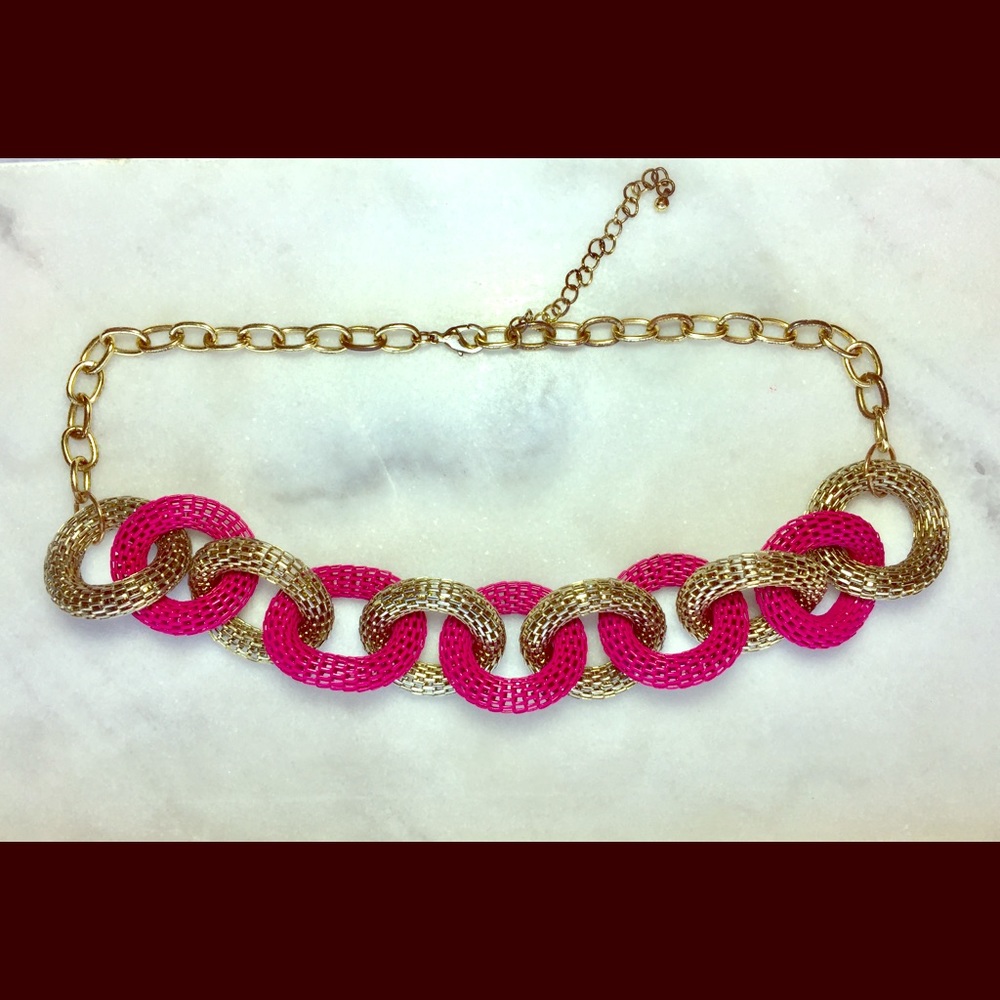 🛍Magenta & Gold Chunky Mesh Chainlink Necklace🛍