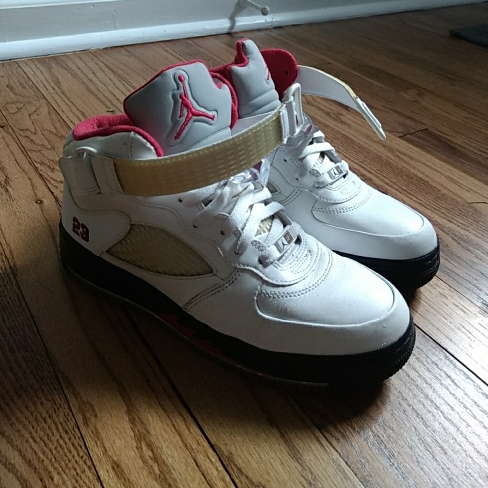 Jordan 5s 👟 Size 8