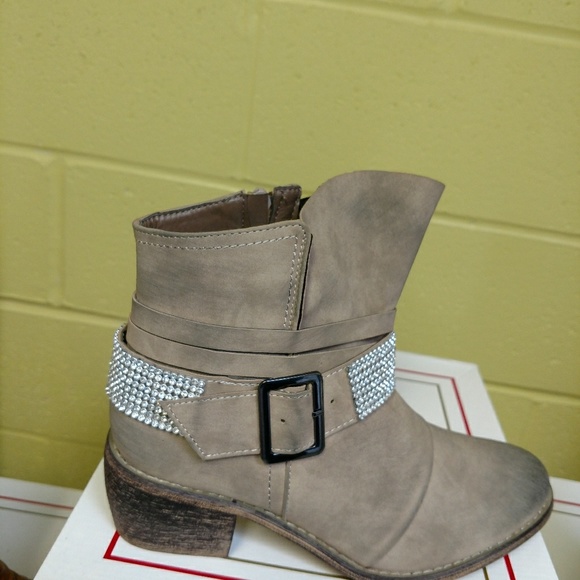 Casual Bootie - Picture 4 of 4