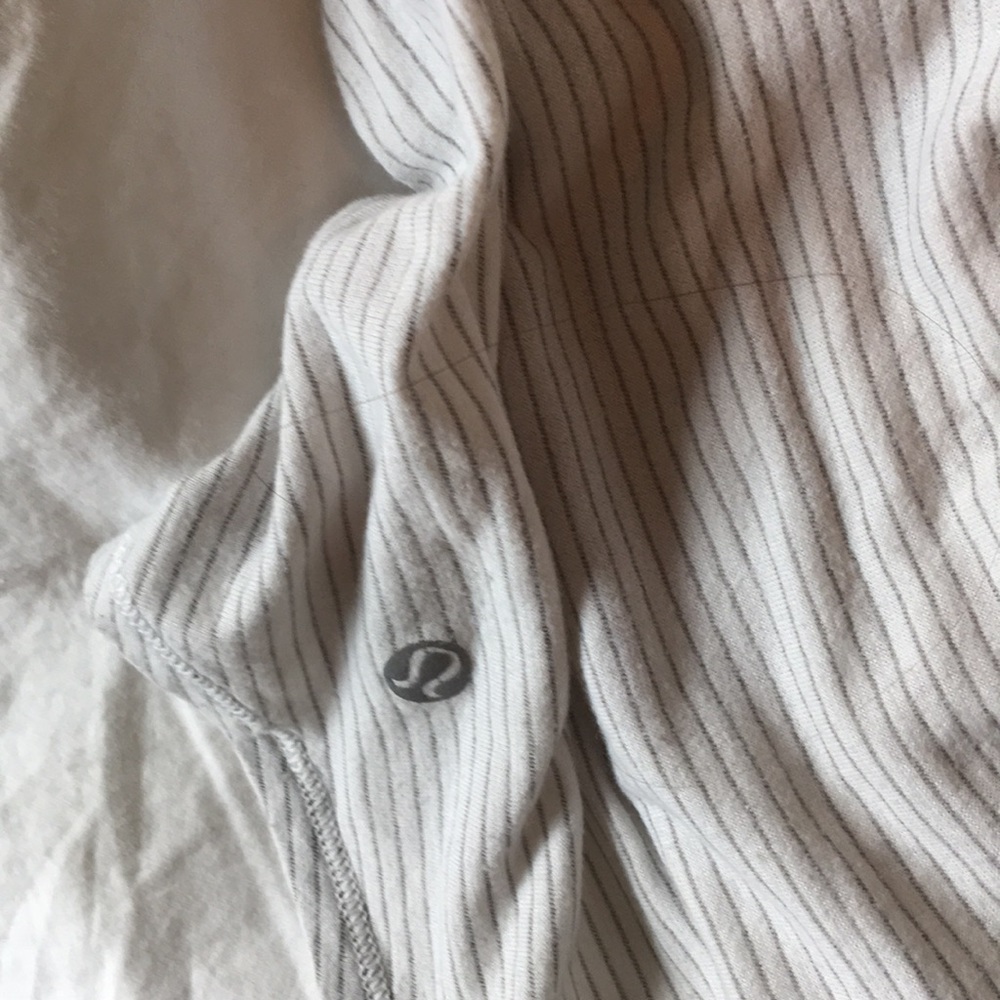 Lululemon sports bra attached shirt size 6