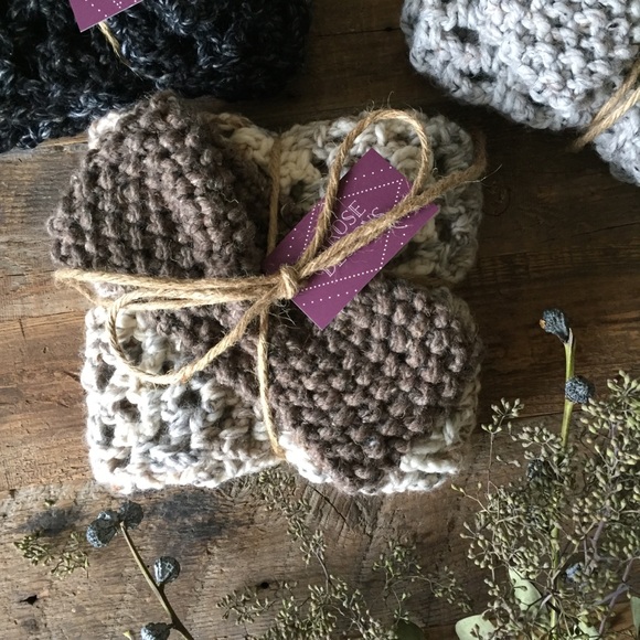 GIFT SET | Infinity Scarf + Knit Twist Headband - Picture 3 of 8