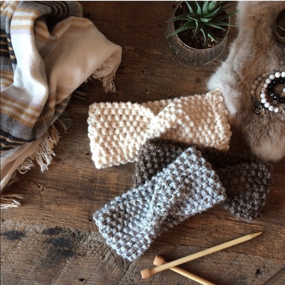 GIFT SET | Infinity Scarf + Knit Twist Headband - Picture 4 of 8